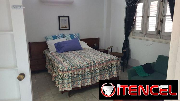 SE RENTA APTO PRIVADO DE UNA O DOS HABITACIONES EN EL VEDADO CERCA DEL MALECON HABANERO. 54026428