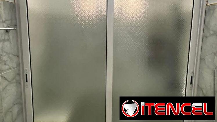 Mamparas de bañó y puertas para closet