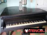 Piano de cola antiguo
