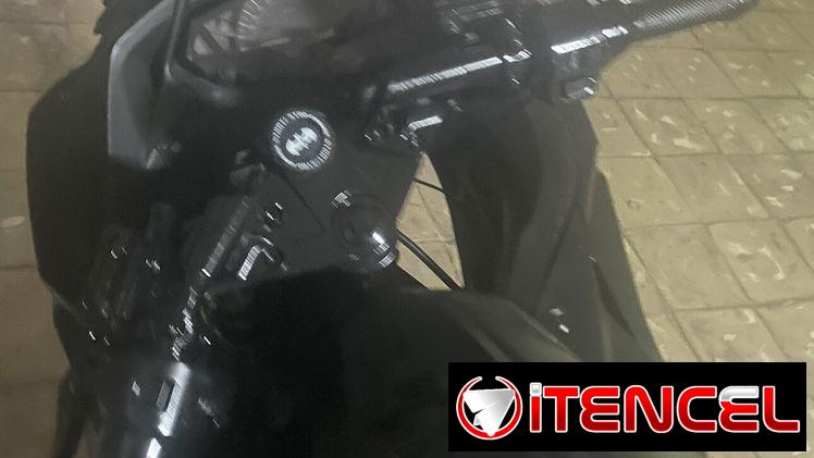 Vendo moto eléctrica racing batería michosuki haciendo 80 km por carga papeles en regla en  2500 usd interesados llamar