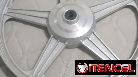 Goma y llantas moto (se vende el par)