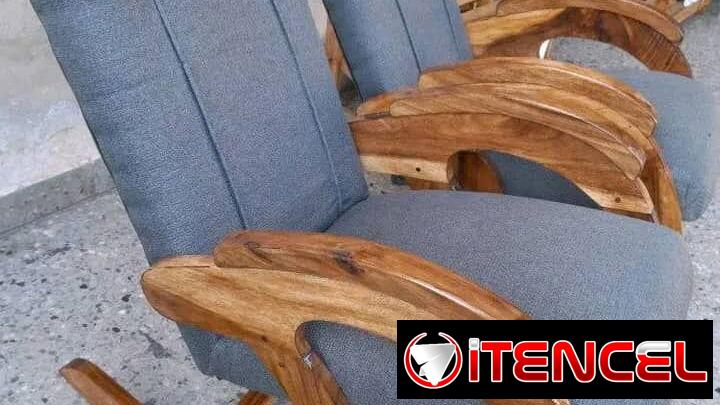 Sillones de madera tapizados