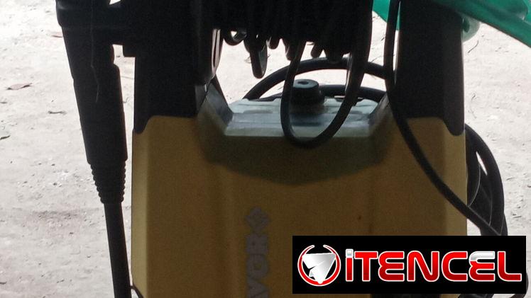Fregadora para autos , motos , u otros usos precio 100 USD poco uso casi nueva