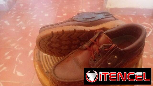 Zapatos deportivos de piel y forrados en piel. Todo cuero con suelas de goma españolas. (# 41-42) (8). Jaimanitas,playa.