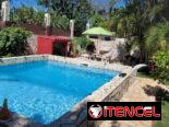 Se vende casa independiente con piscina, garaje con permiso de renta con superficie de500m²