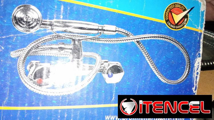 Se vende mezcladora para ducha de acero inoxidable nueva en su caja.