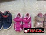 Vendo zapaticos de uso para niña y niño. Sandalias, boticas, y sandalias cerradas.