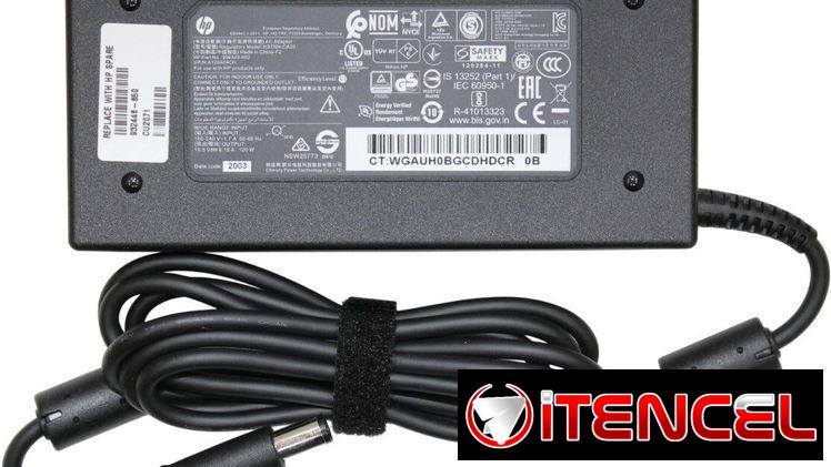 Varios transformadores de laptop y all-in-one