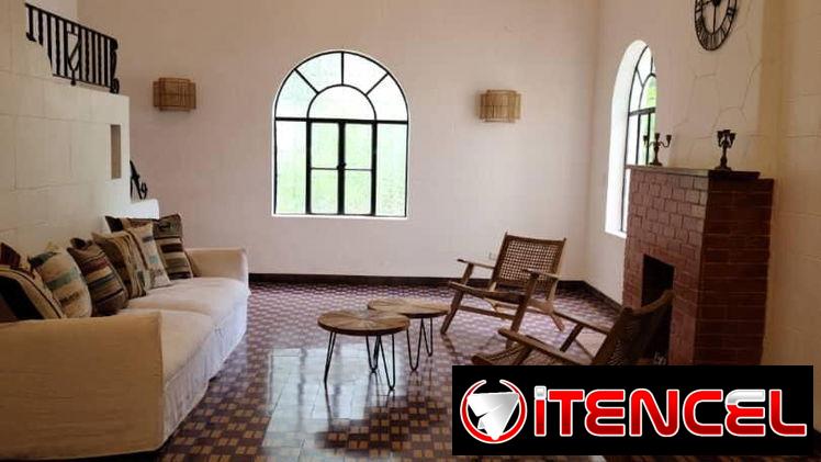 Casa colonial de 2 niveles amplia en Miramar