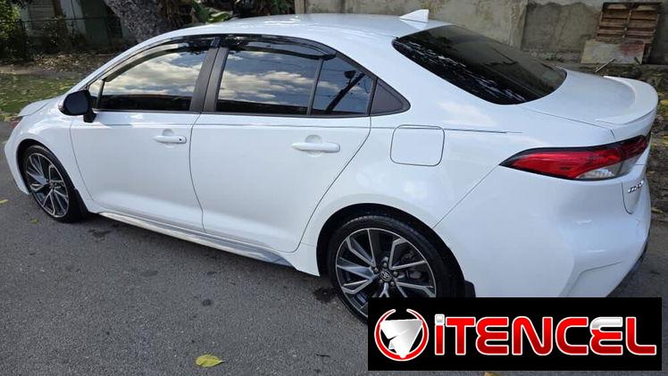 Venta de Toyota Corolla 2021 SE título limpio.