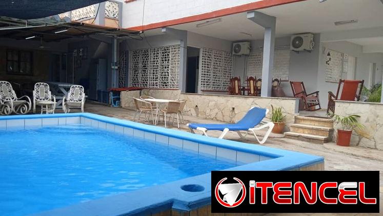 Casa con 8 habitaciones climatizadas y piscina en renta en la playa de Guanabo +53 52463651 , 5 cuadras del mar,  A