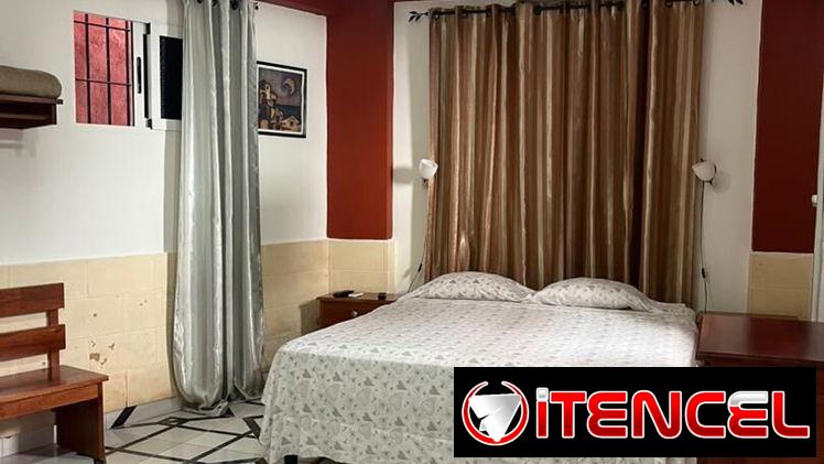 RENTA APARTAMENTO INDEPENDIENTE, EN EL VEDADO,  CON 1 HABITACIÓN +53 52463651 .cerquita del hotel Habana Libre,  Y