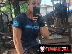 c6b2bd00369bb8f5b7fb7be4954d39ba0beecfa9179590b0f498acb81ec524f7-1