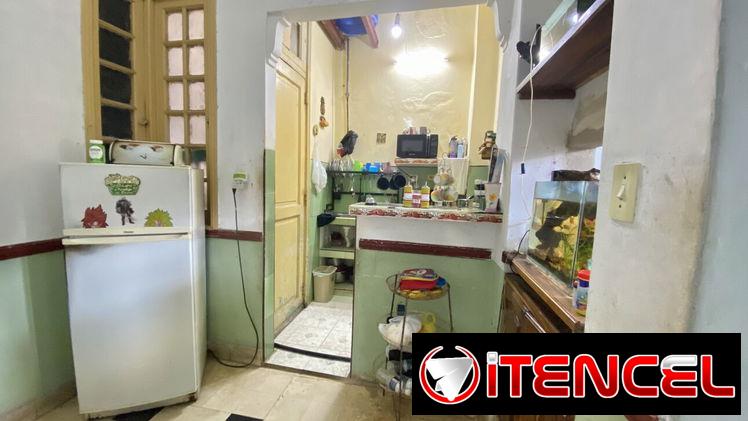 Se vende apartamento de 2 cuartos en propiedad y dos en placa en Centro Habana
