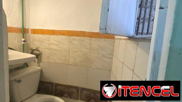 🏠 Casa en venta en Centro Habana por 4000 usd. Está ubicada cerca de Paseo del Prado