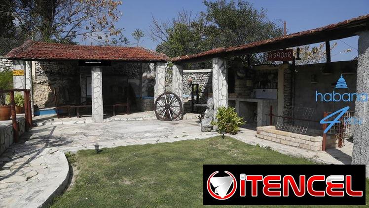 Espectacular casa de renta ,playa de Guanabo ,piscina con recirculación , 3 habit climat , PANELES SOLARES, 52463651, R
