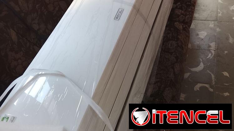 VENDÓ CONSOLA DE 3 T MARCA ROYAL