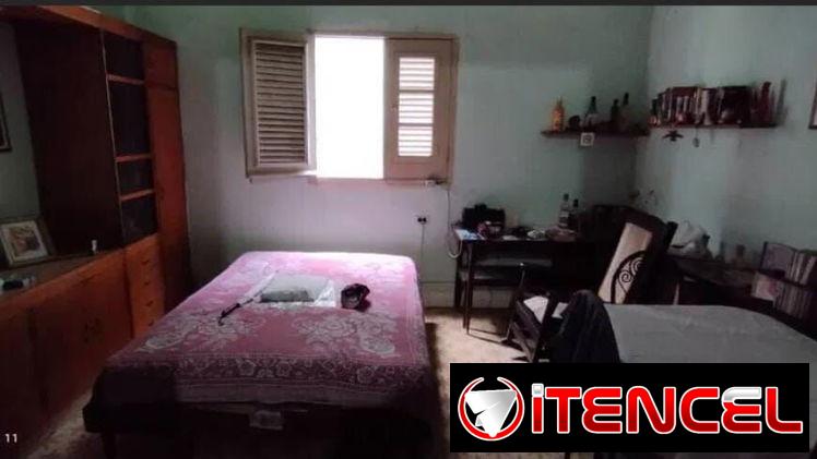 Venta de apartamento en el vedado ( necesita reparación)