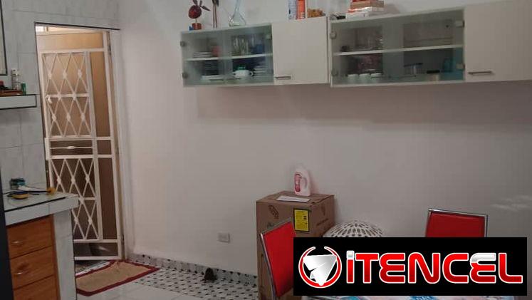 Apartamento ubicados en Playa de 2 Dormitorios se deja en la venta algunos artículos