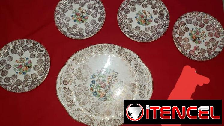 Platos de vajilla antigua para coleccionistas