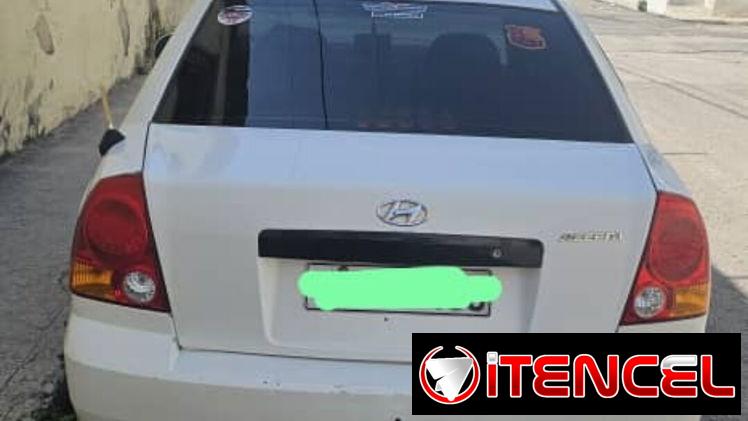 Se vende auto hyundai accent 2005 en perfecto estado con su aire funcionando al 100