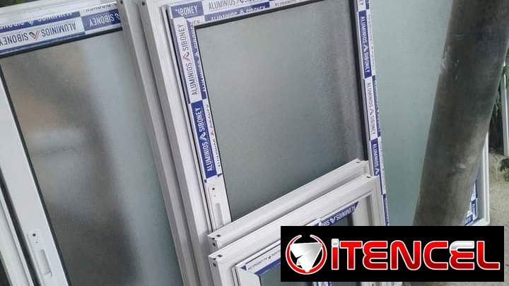 Ventanas de aluminio. Bajos de meseta. Puertas de exteriores y interiores. Closet de espejos.