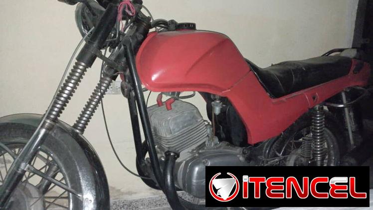 Se vende moto de gasolina
