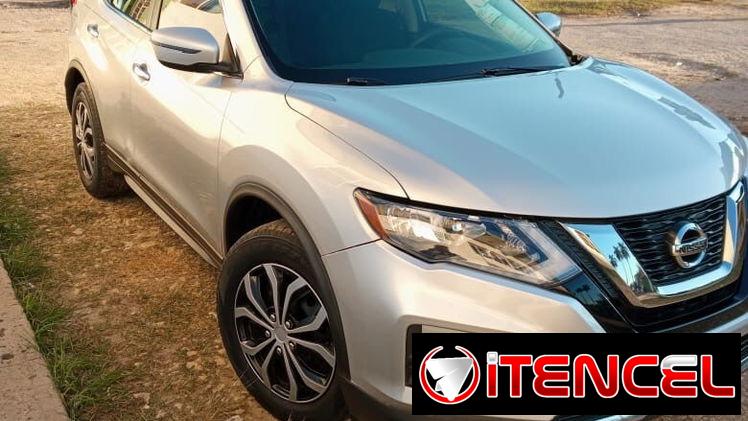 Vendo negocio Nissan Rogue, 2017 con tres filas asientos