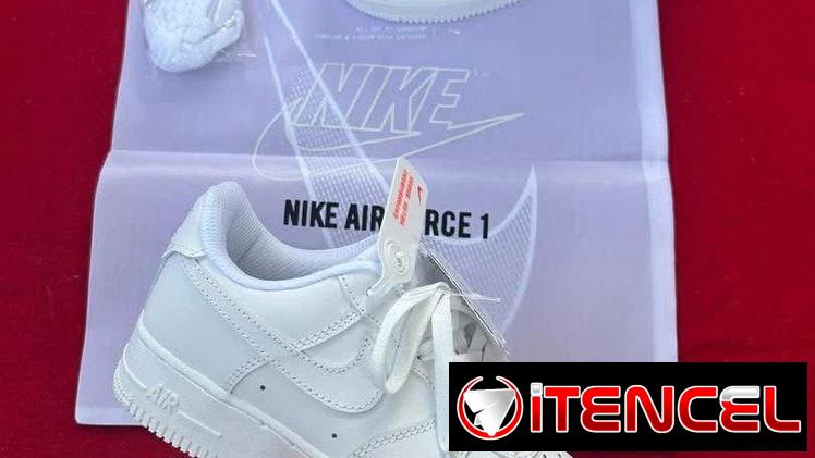 Zapatos blancos Nike Air Force modelo G5