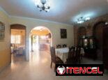 ¡Descubre el encanto colonial de Trinidad en el Hostal Tuto y Cari!