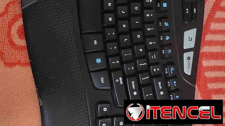 Set de Mouse y Teclado Logitech Inalambrico solo 1 año de uso