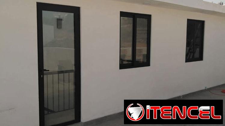 Todo en carpinteria de aluminio y cristaleria marketeria de closes estantes ventanas puertas bajos de meseta ec 50148057