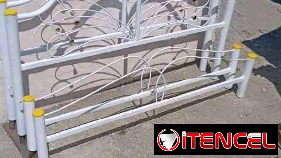 Camas de tubo y colchones de espuma completo juegos de comedor