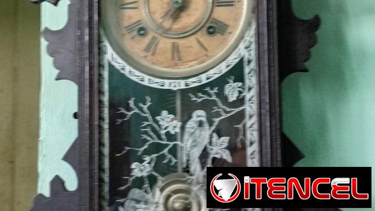 Reloj Ansonia antiguo de péndulo