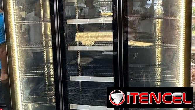 Exhibidora Triple de 36 pies Vertical marca XINGX $2020 USD Transporte incluido  Nueva en Caja Factura y Garantía