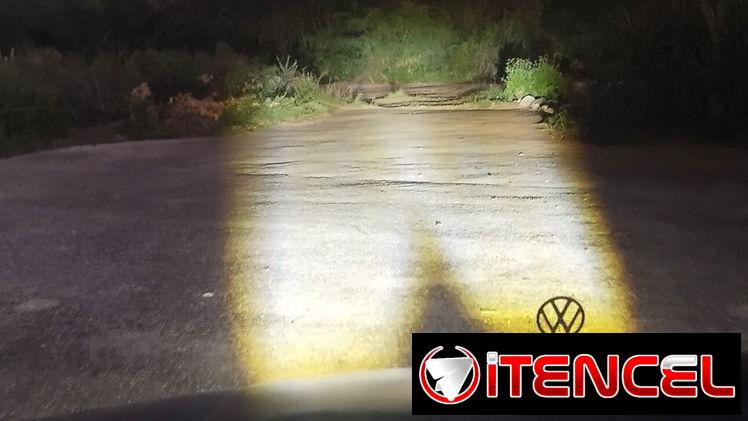 Pareja de neblineros de calidad tiran duro para alante ideales para los baches a velocidad. Fijarse en las fotos.