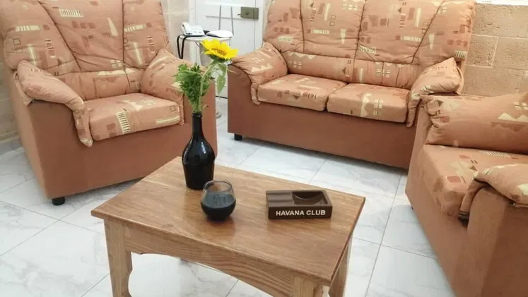 RENTA EN EL VEDADO FRENTE AL MALECÓN HABANERO, apartamento+53 52463651 L