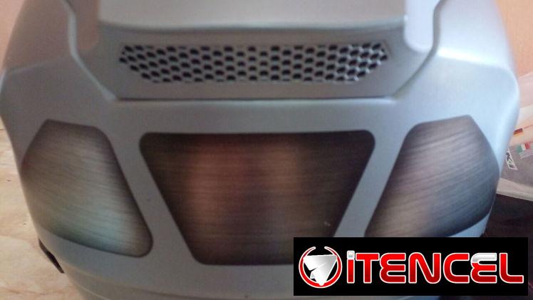 CASCO INTEGRAL PARA MOTOS, CON MICA DE REPUESTO Y SPRAYS DE LIMPIEZA, DE USO , INTERESADOS 52151157