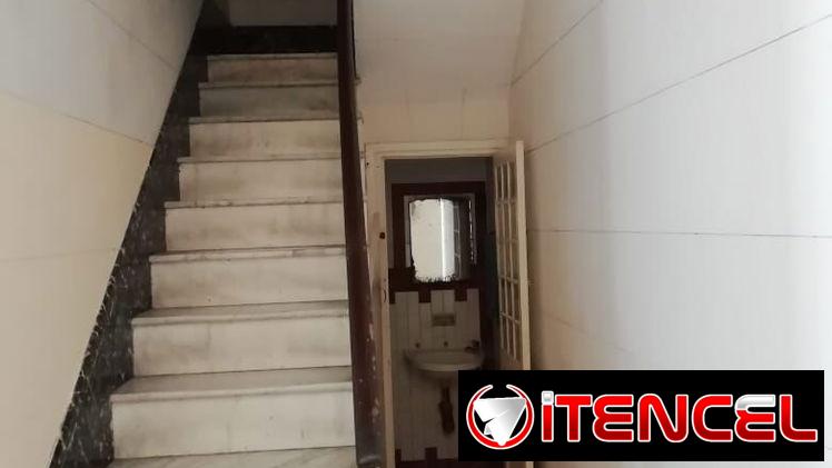 Excepcional palacete en venta en La Víbora con 7 cuartos!!! Oportunidad de inversión!!