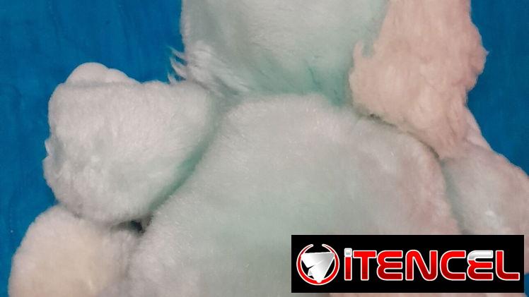 Conejo grande de peluche