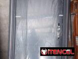 Puerta cromada para exterior