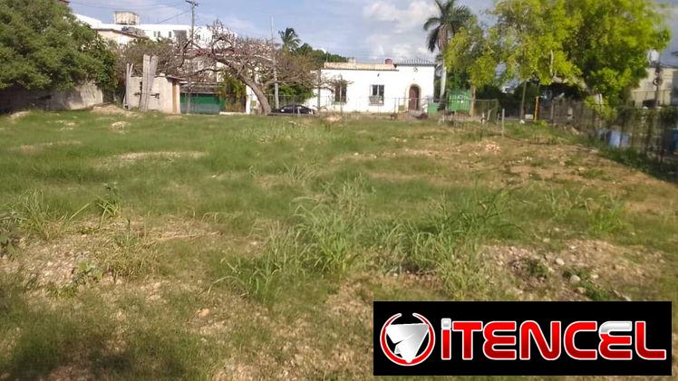 venta de terreno en ave 7