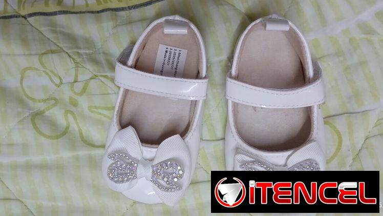 Zapatos de bebe blancos (medida 11 cm)