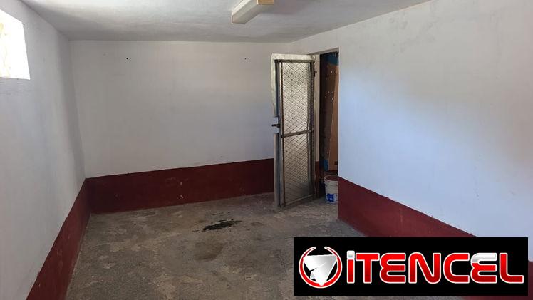 Se renta apartamento independiente.