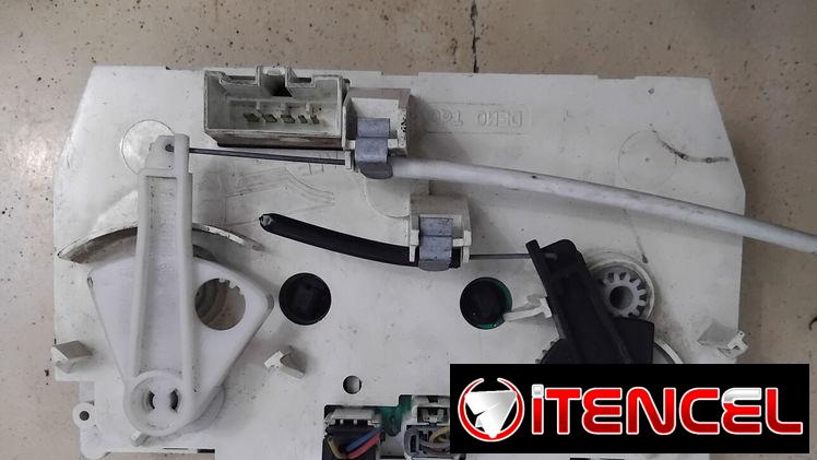 BOTONERA DE AIRE ACONDICIONADO DE PEUGEOT 307… Móvil5 3574044 o 52938548