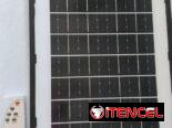 Lámpara para exteriores con panel solar