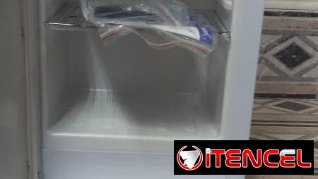 Dispensador de agua fría y caliente RE2700 Royal + Botellón de agua 20 litros/pomo de agua/ minibarcito