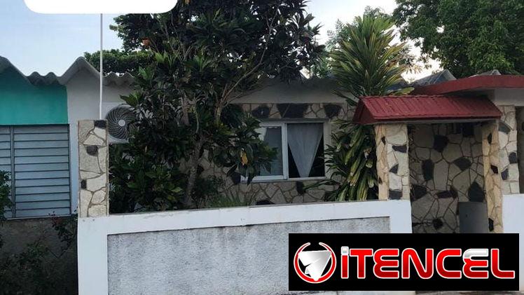 Vendo esta casa con todo adentro está como se ve en las foto