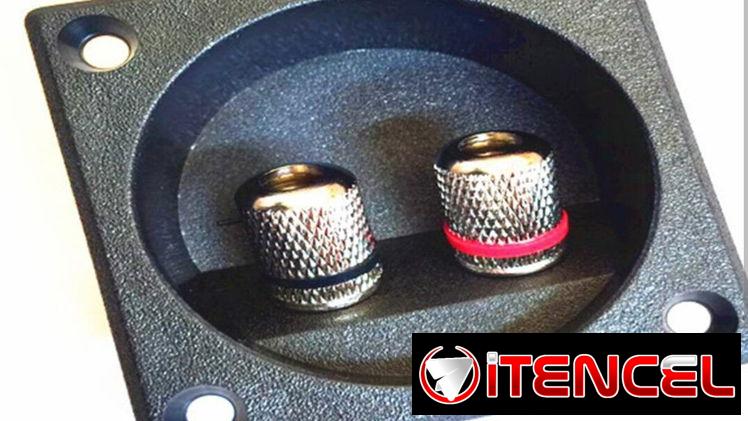 2 Conexiones traseras para altavoces