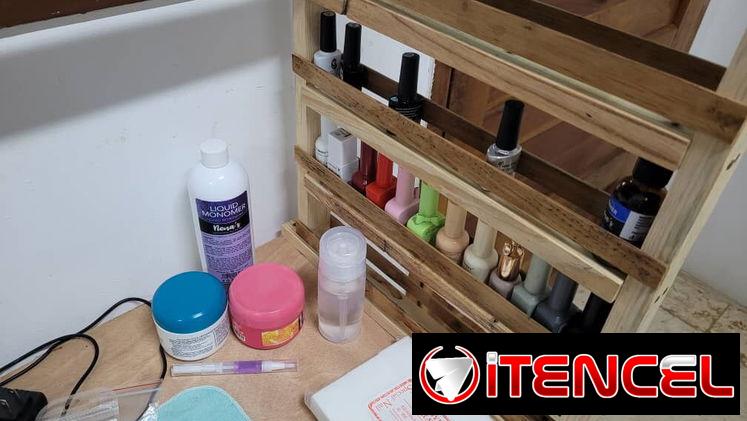 VENDO MESA DE UÑAS para empezar negocio